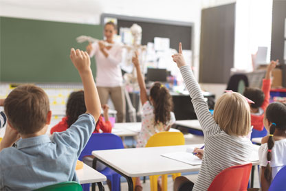 istruzione bambini a scuola